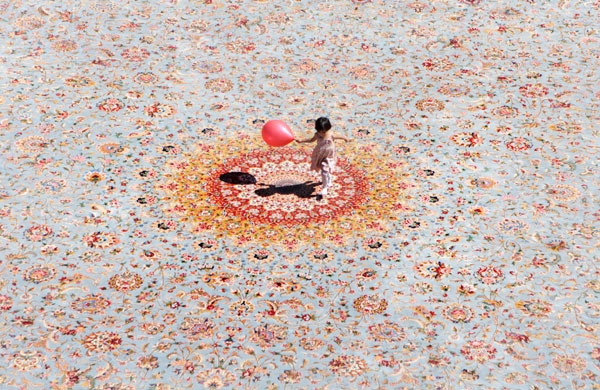 تصاویر رونمایی از سومین فرش بزرگ پارچه جهان